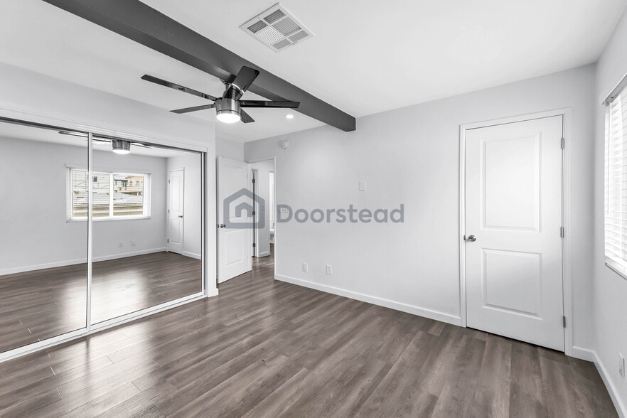 Building Photo - 1615 Greenfield Ave