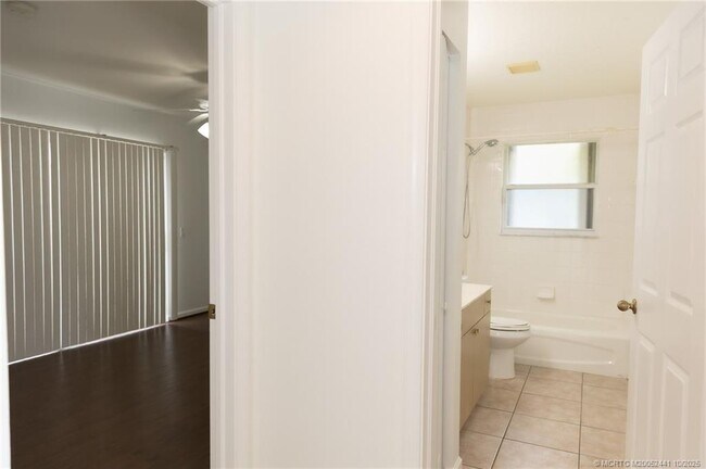 Building Photo - 8965 SW Chevy Cir