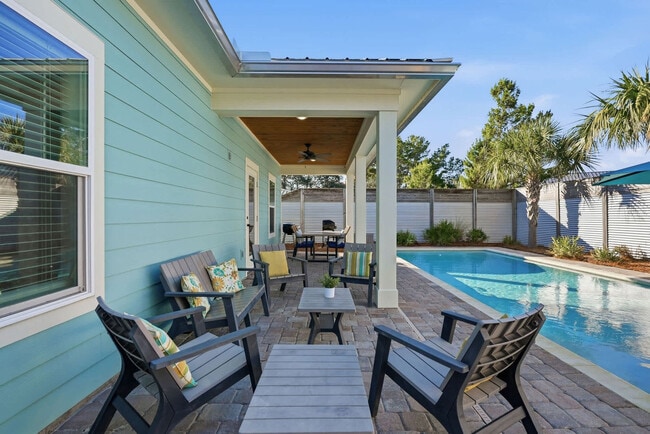 Building Photo - 21310 Pompano Ave