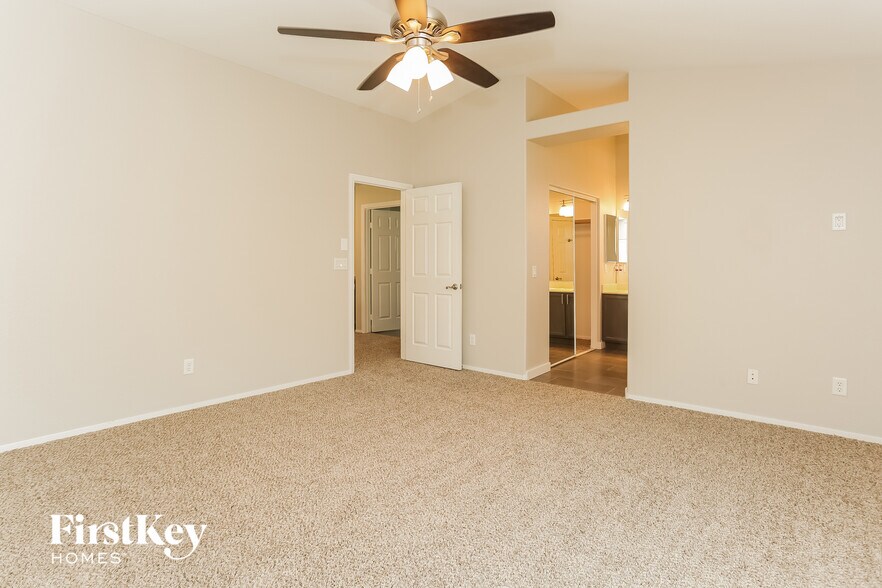 Building Photo - 6415 Hamilton Grove Ave