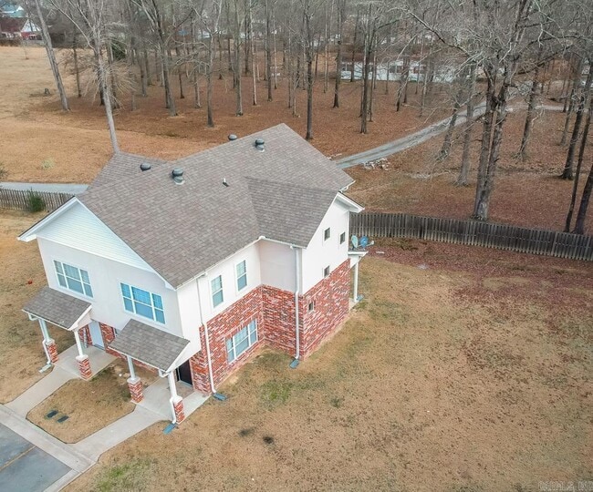 Building Photo - 1216 Sadie Dr