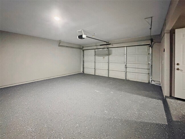 Building Photo - 3230 Sycamore Springs Dr