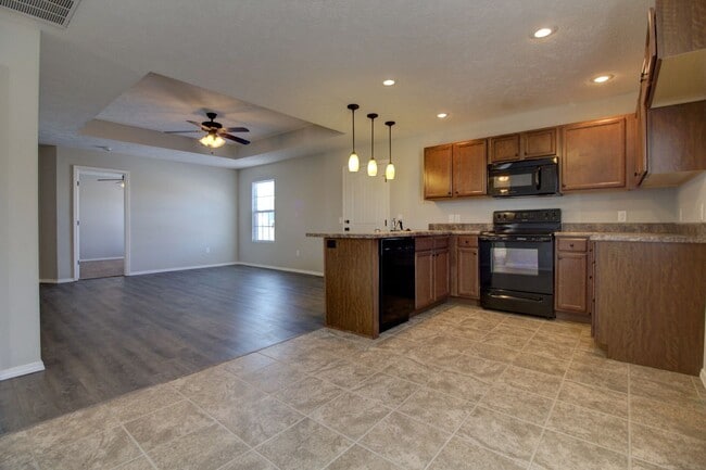 Building Photo - 3 Bedroom in Republic Schools!