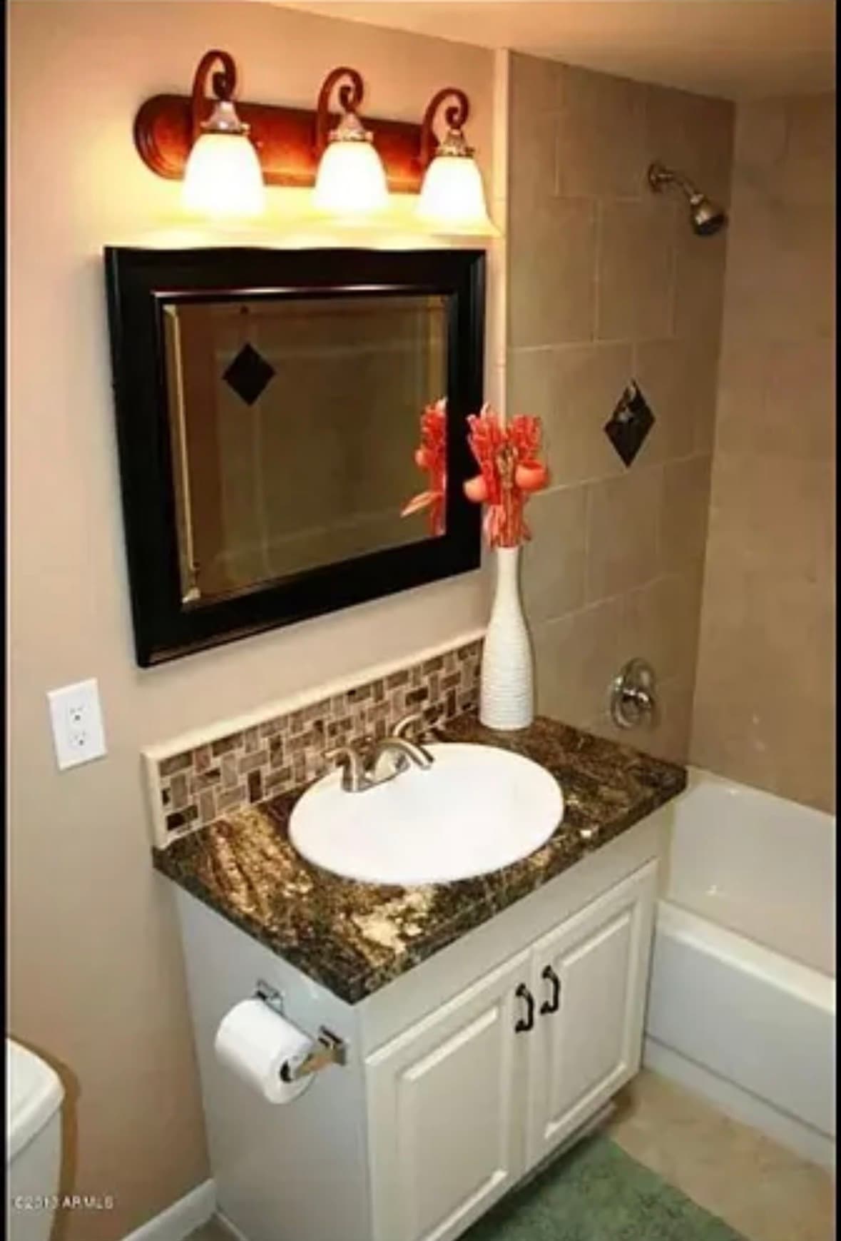 Building Photo - 2446 E 5th Pl