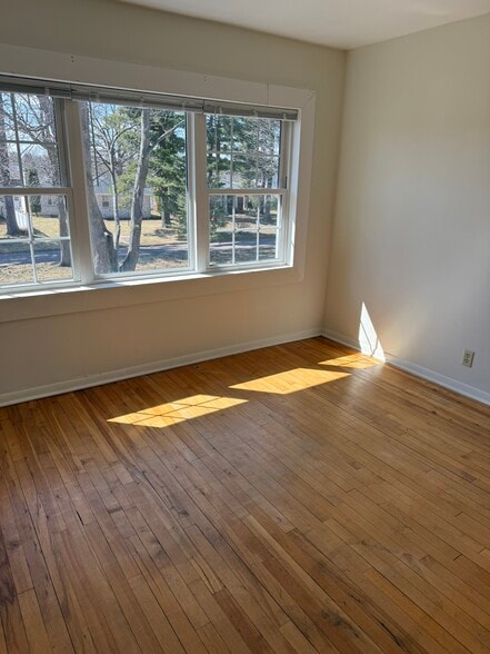 Building Photo - 823 Craite Ave