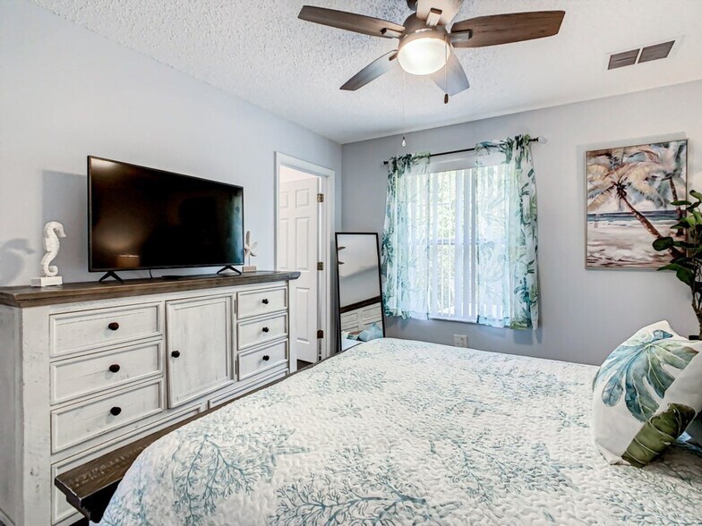 Building Photo - 4751 Ormond Beach Way