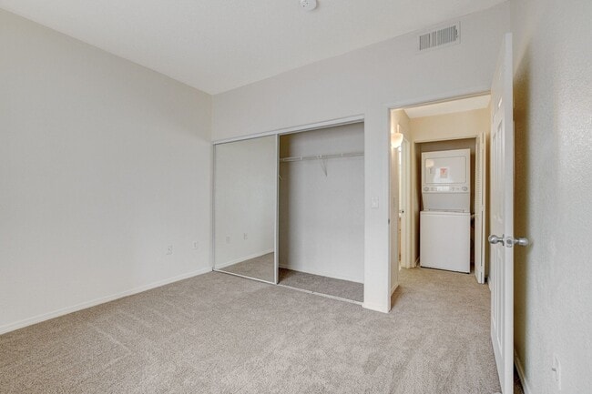 Building Photo - Beautiful 2 Bedroom 2 Full Bath Condo