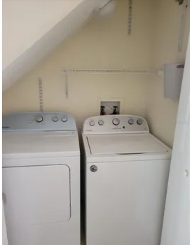 Washer and dryer - 8661 Hunters Key Cir