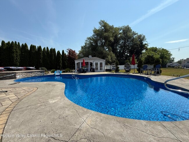 Building Photo - 7 Hammerstone Ln