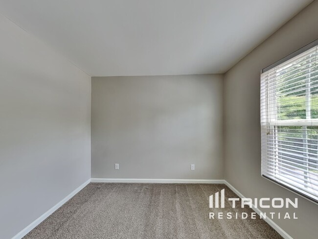 Building Photo - 4932 Magnasco Ln