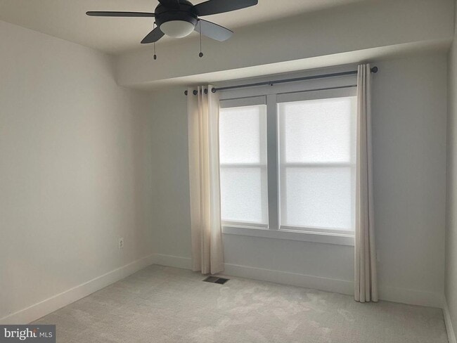 Building Photo - 44774 Tiverton Sq