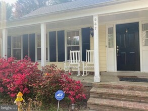 Building Photo - 947 Farm Haven Dr