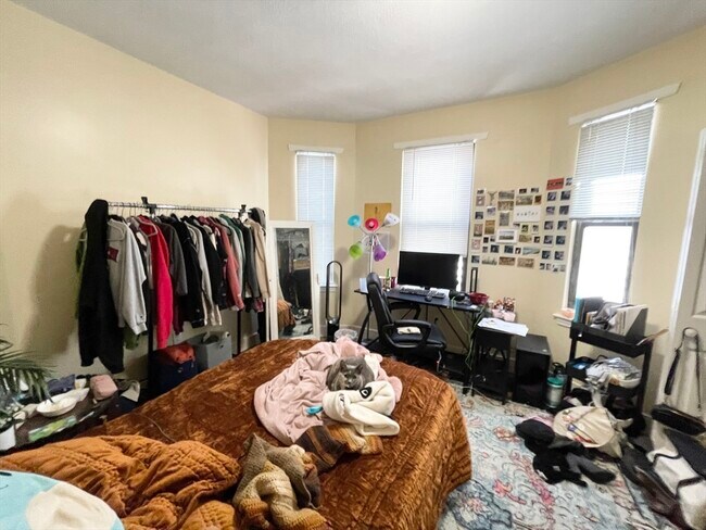 Building Photo - 1578 Tremont St