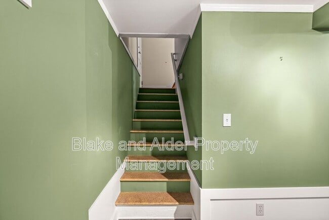 Building Photo - 3455 NE Tillamook St