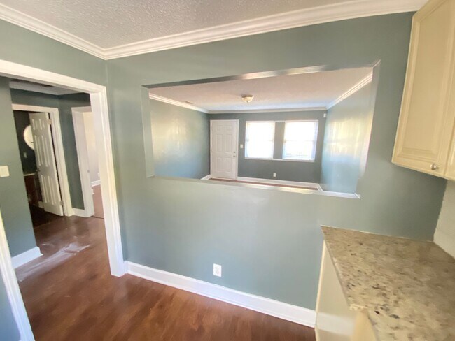 Building Photo - 2Bed/1Ba Duplex close to Downtown Concord Fully Renovated with Laundry Room on Site