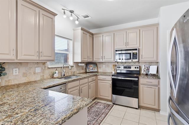 Building Photo - 4704 Ericksen Dr