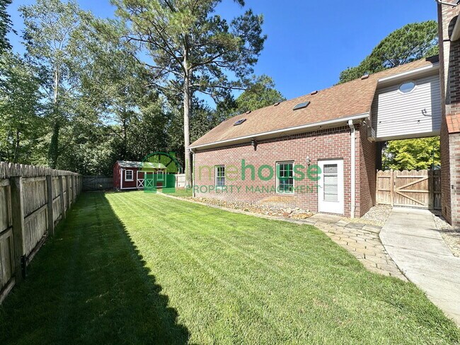 Building Photo - 948 Forest Lakes Cir