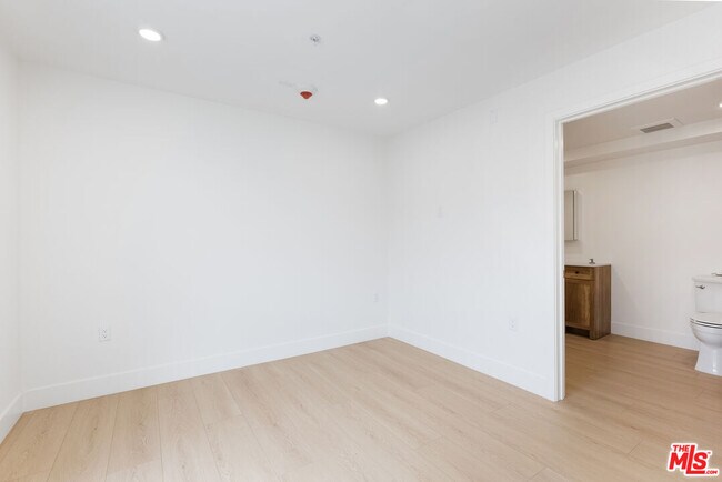 Building Photo - 8561 Belmont St