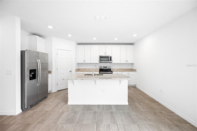Building Photo - 2339 White Tail St