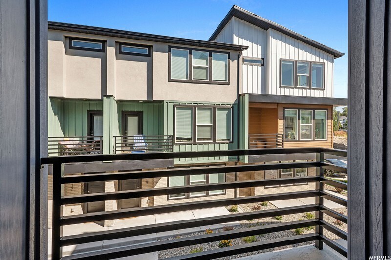 Building Photo - 120 E Abbeville Ct