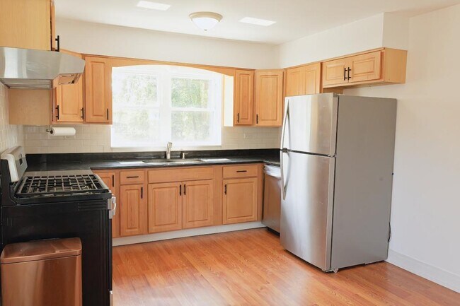 Building Photo - 9944 Cook Ave