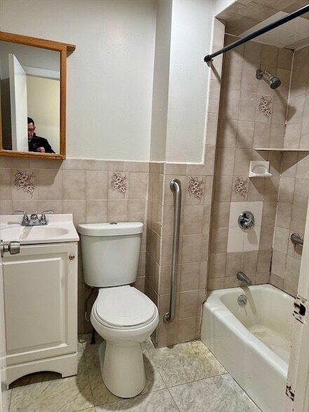 Building Photo - 230 Havre St