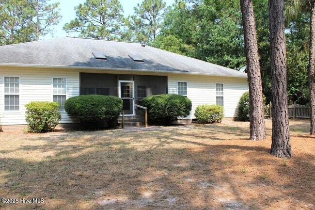 Building Photo - 929 Cardinal Pl