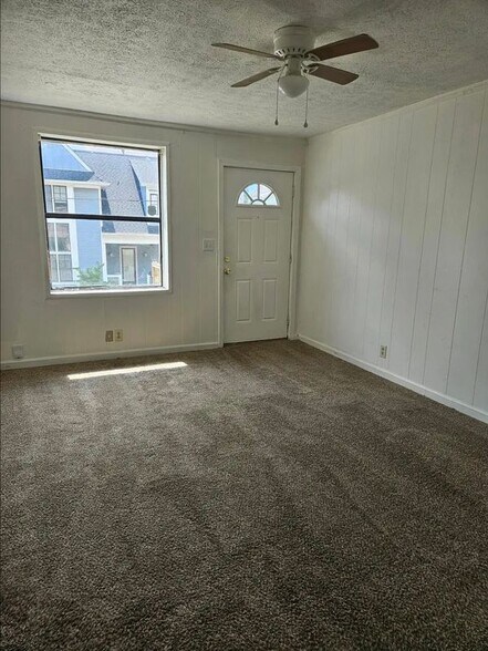Building Photo - 900 Shelby Ave