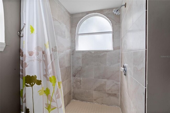 Building Photo - 2749 N Poinciana Blvd