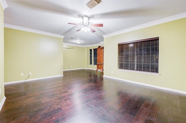 Building Photo - 815 Pointe Loma Dr