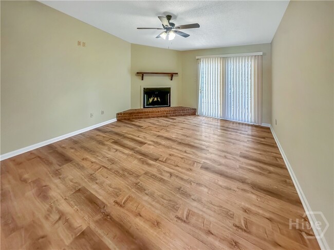 Building Photo - 406 Riverview Dr