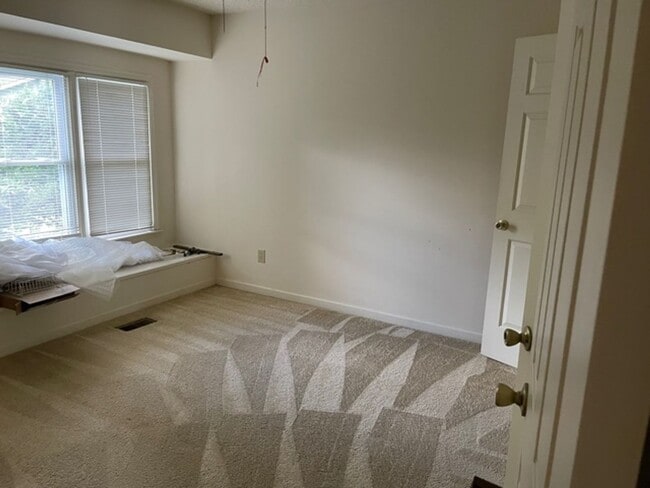 Building Photo - Charming home located in Heart of Wilmington