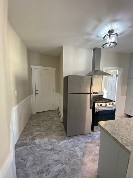 Building Photo - 19 Whitman Ave