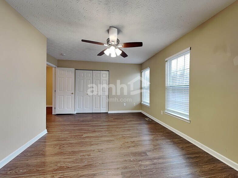 Building Photo - 5117 Rivers Edge Blvd