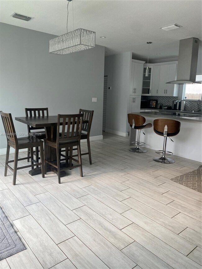 Building Photo - 1177 SW 13th St