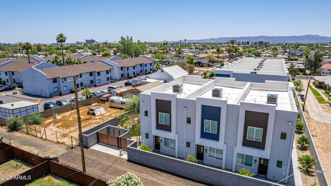 Building Photo - 1642 E Monte Vista Rd