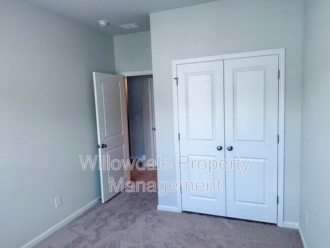 Building Photo - 183 Central Townes Wy