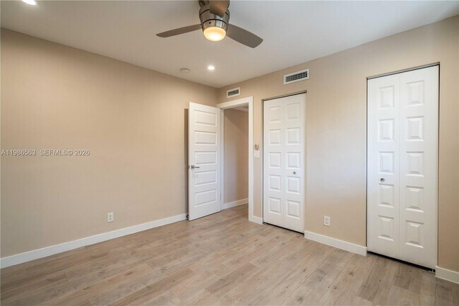 Building Photo - 2400 NE 26th St