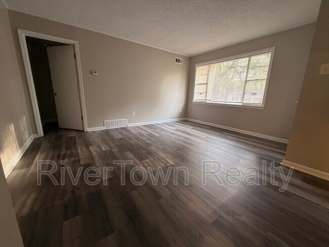 Building Photo - 3535 Debby Dr