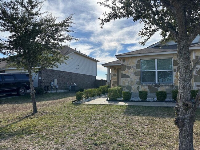 Building Photo - 316 Pack Horse Dr