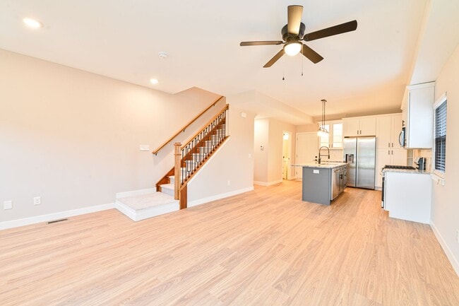 Building Photo - Walworth Townhomes