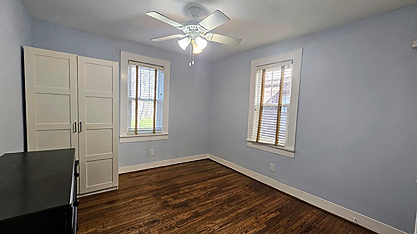 Building Photo - 2610 Woodlawn Dr