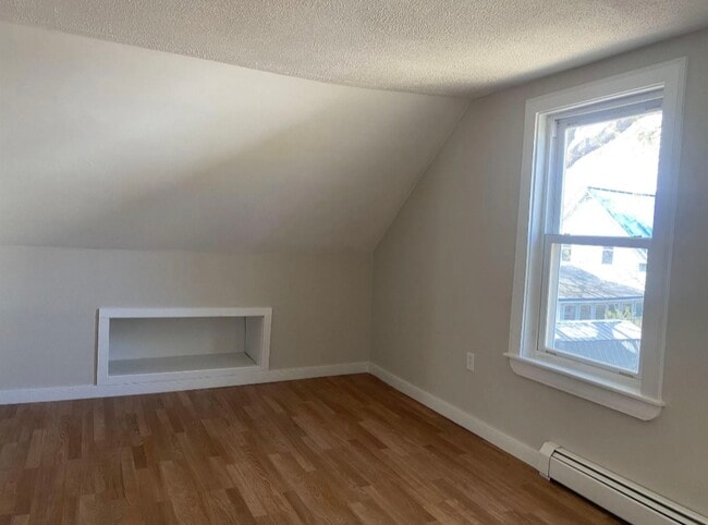 Building Photo - 14 Springfield Ct