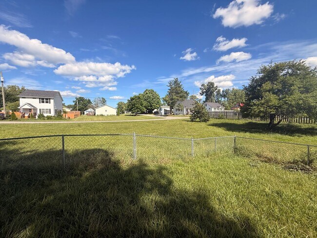 Building Photo - Christiansburg, 3 BR / 1.5 BA, Available for rent