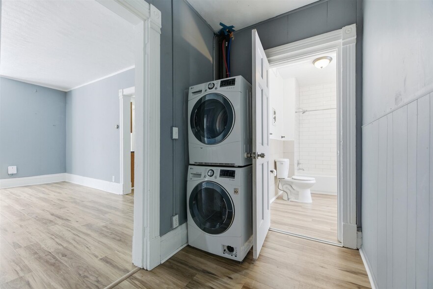 Building Photo - 516 5th Ave SE