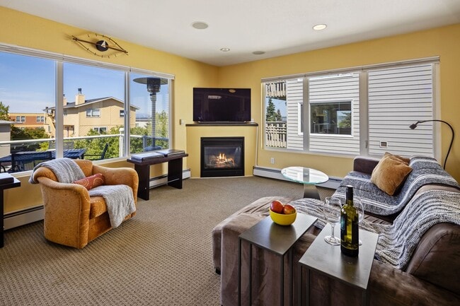 Building Photo - 617 N Street