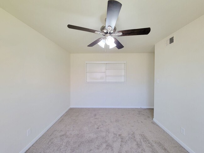 Building Photo - BEAUTIFUL REMODELED 4 BEDROOM 2 BATH HOME IN LAKE JACKSON, TEXAS