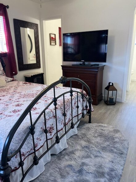 Building Photo - 2551 Emory Dr W