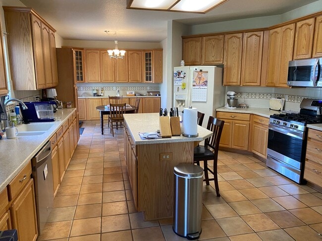 Building Photo - Stunning Home Backing to Open Space with Loft, Office & 3-Car Garage
