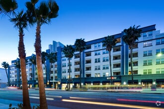 Building Photo - Avalon Wilshire